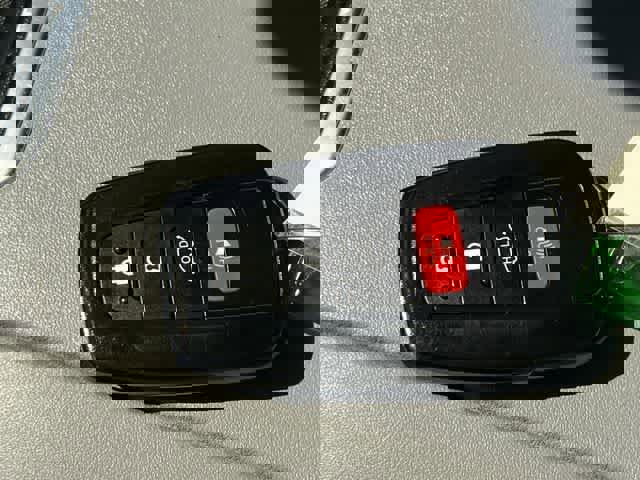 Used 2020 Toyota Highlander LE AWD/4WD image 21