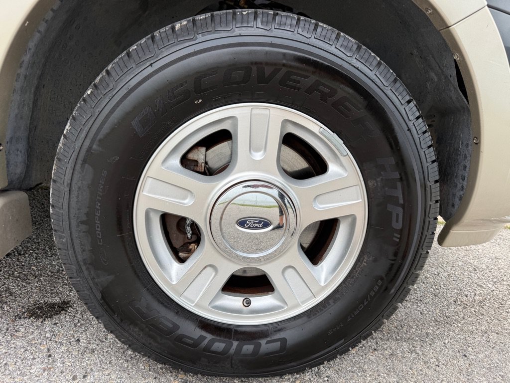 Used 2005 Ford Expedition Eddie Bauer RWD image 22