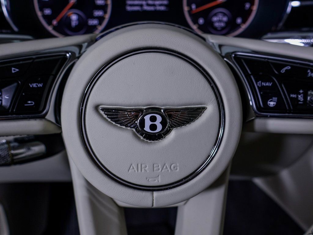 Used 2024 Bentley Flying Spur V8 image 40