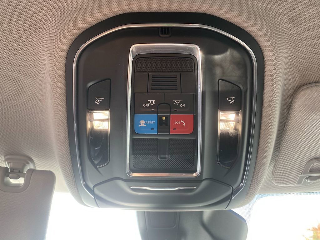 Used 2024 Jeep Grand Cherokee Laredo image 23