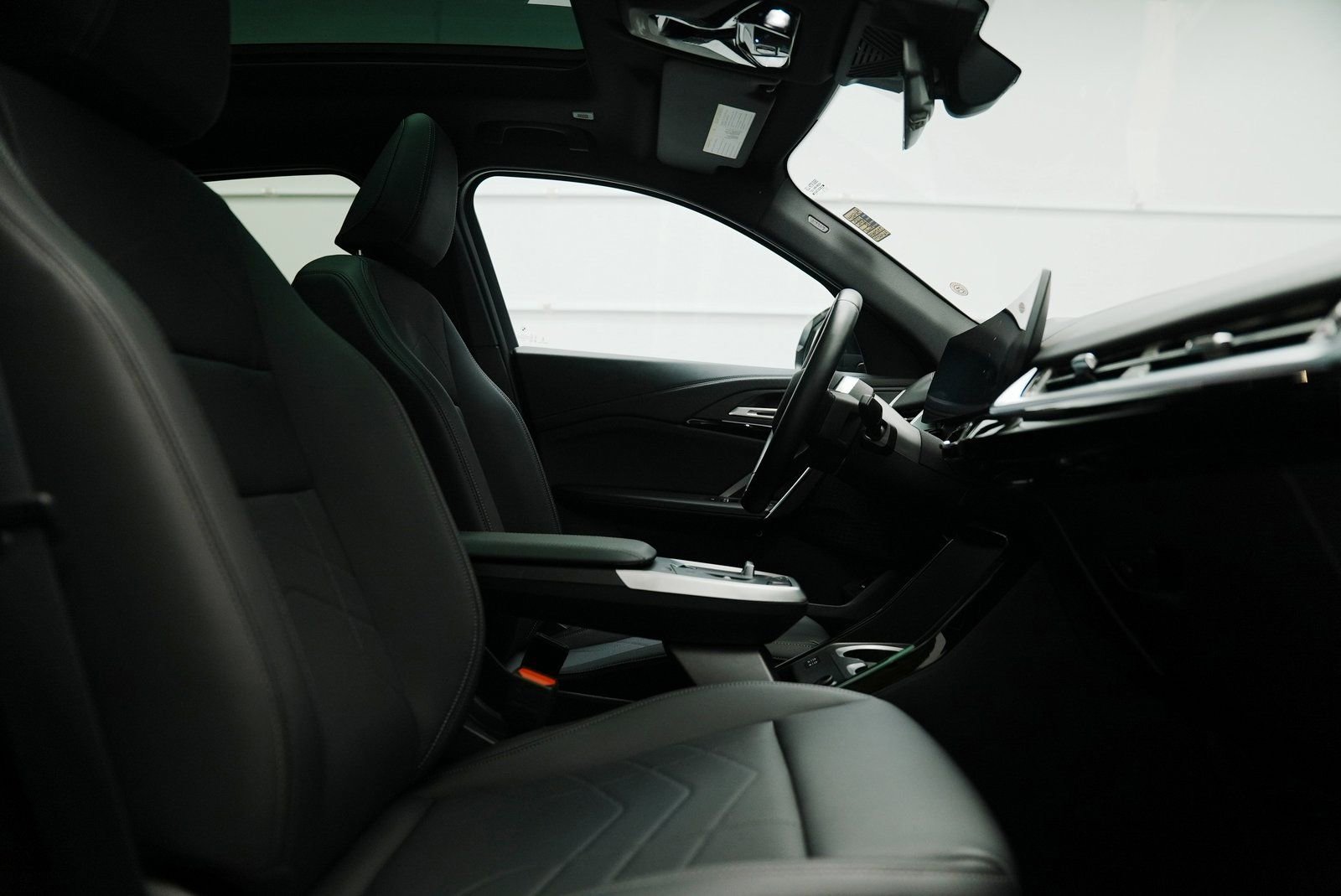 Used 2025 BMW X2 xDrive28i w/ Convenience Package image 25