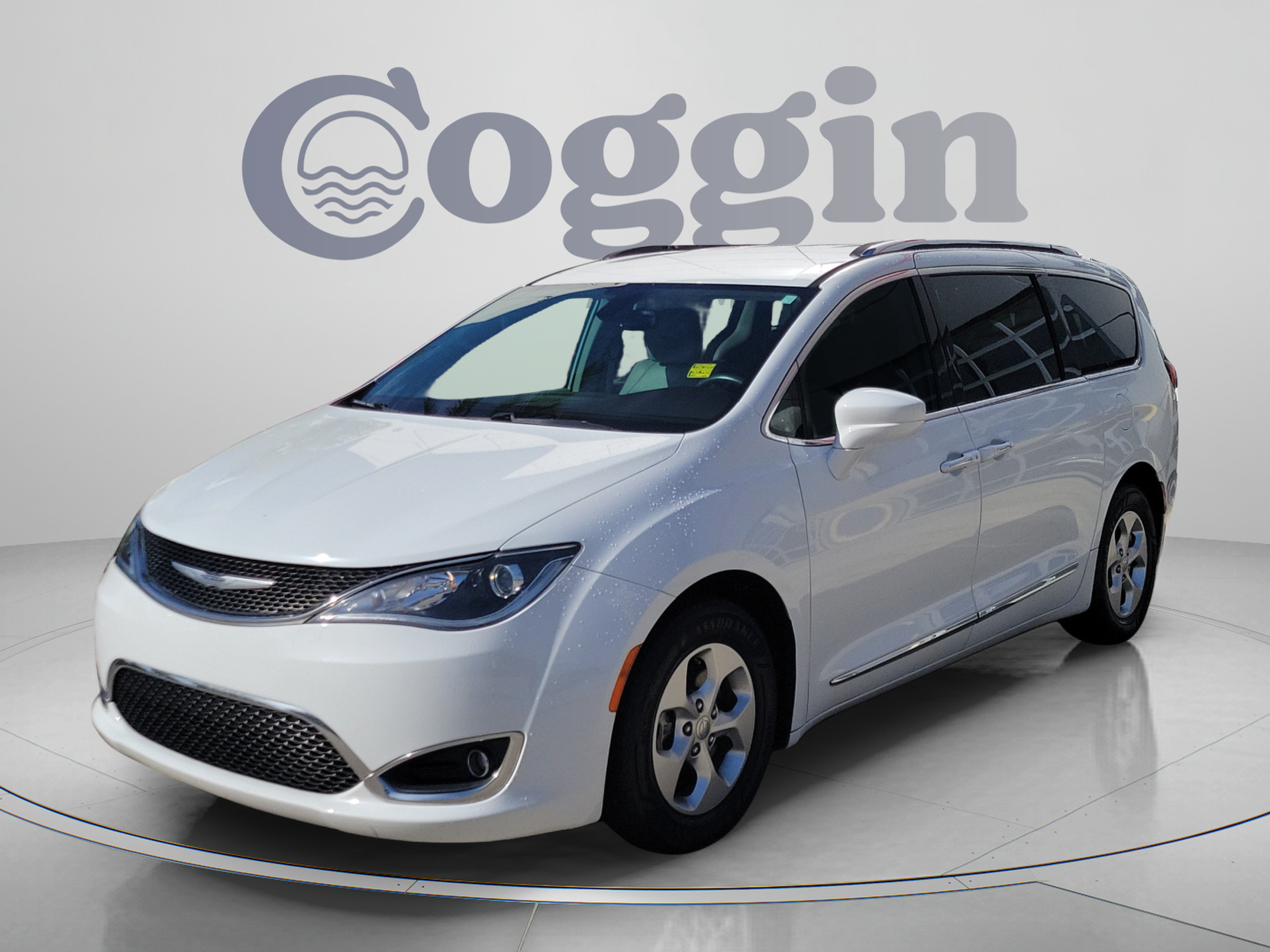 Used 2017 Chrysler Pacifica Touring-L Plus FWD video 1