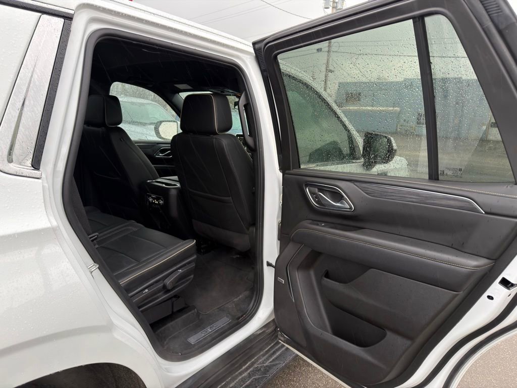 Used 2024 GMC Yukon SLT AWD/4WD image 32
