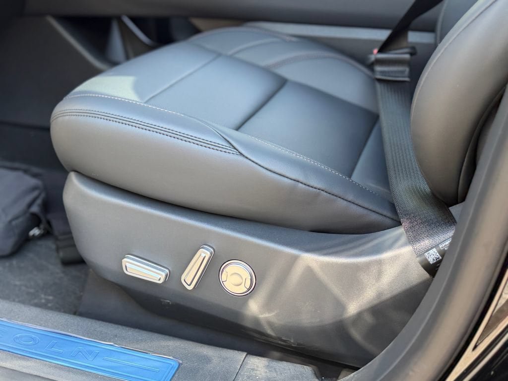 New 2026 Lincoln Nautilus Premier w/ Equipment Group 102A AWD/4WD image 24