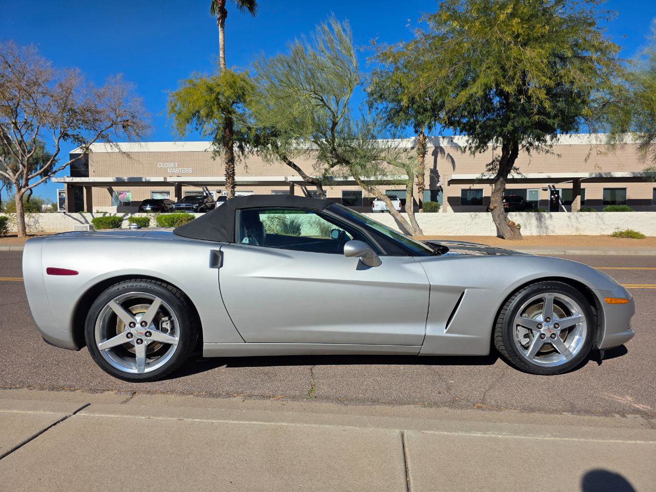Used 2005 Chevrolet Corvette Convertible w/ Preferred Equipment Group RWD image 36