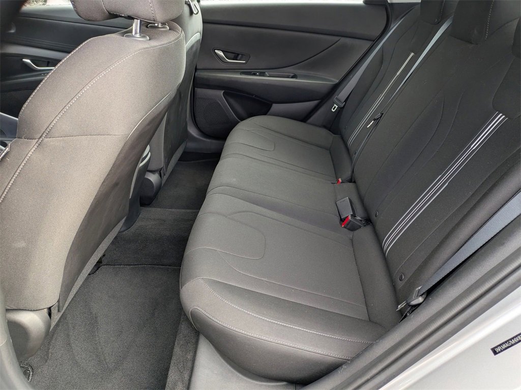 Used 2021 Hyundai Elantra SEL image 23