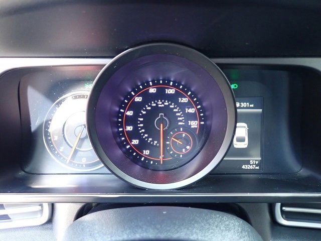 Used 2023 Hyundai Elantra SEL image 29