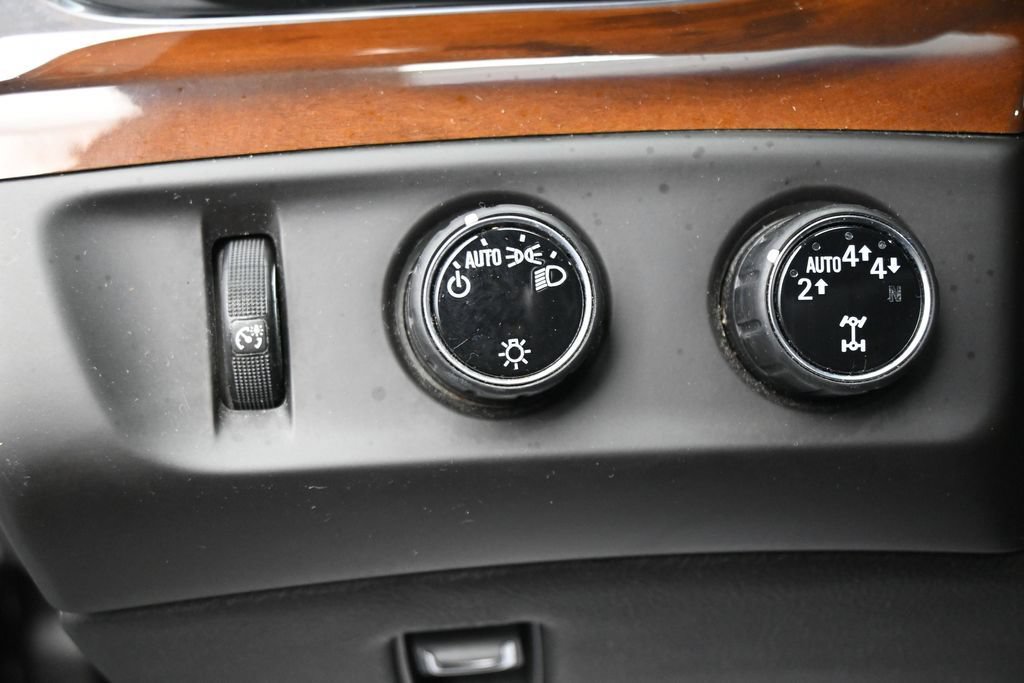 Used 2018 Cadillac Escalade ESV Premium Luxury AWD/4WD image 12