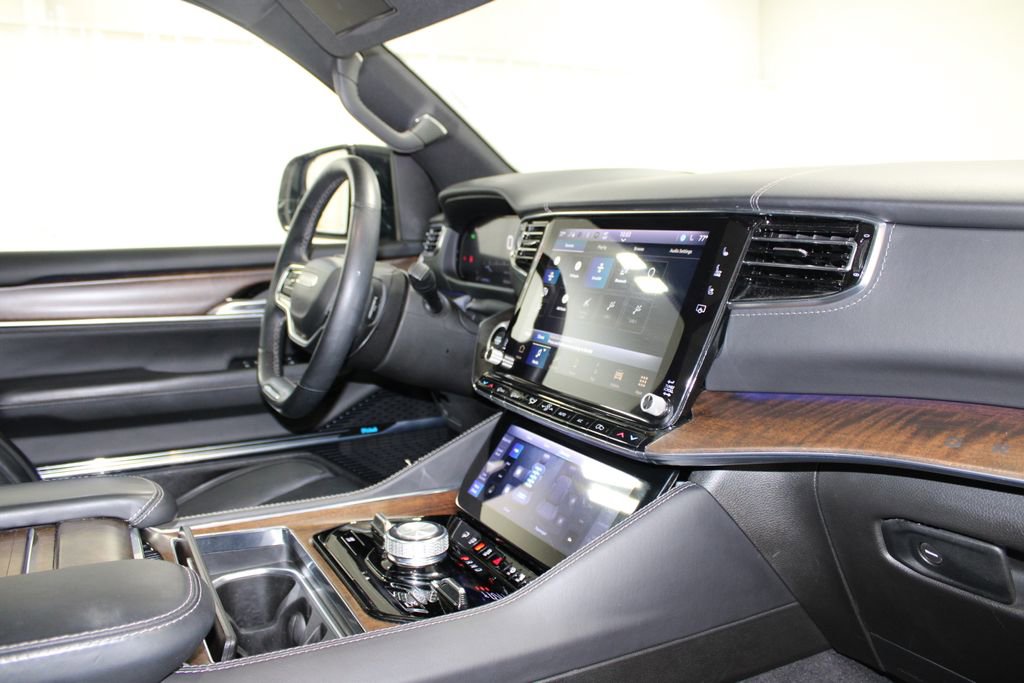 Used 2023 Jeep Grand Wagoneer 4WD image 39