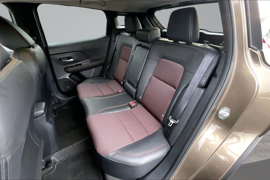 Used 2025 Nissan Kicks SR image 25