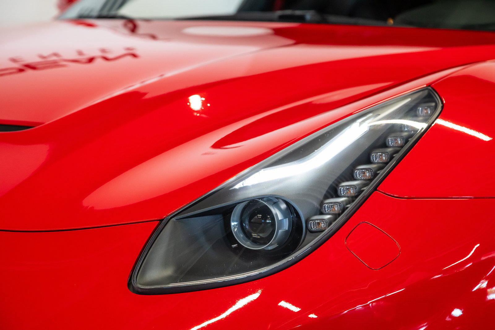 Used 2016 Ferrari F12 Berlinetta RWD image 21
