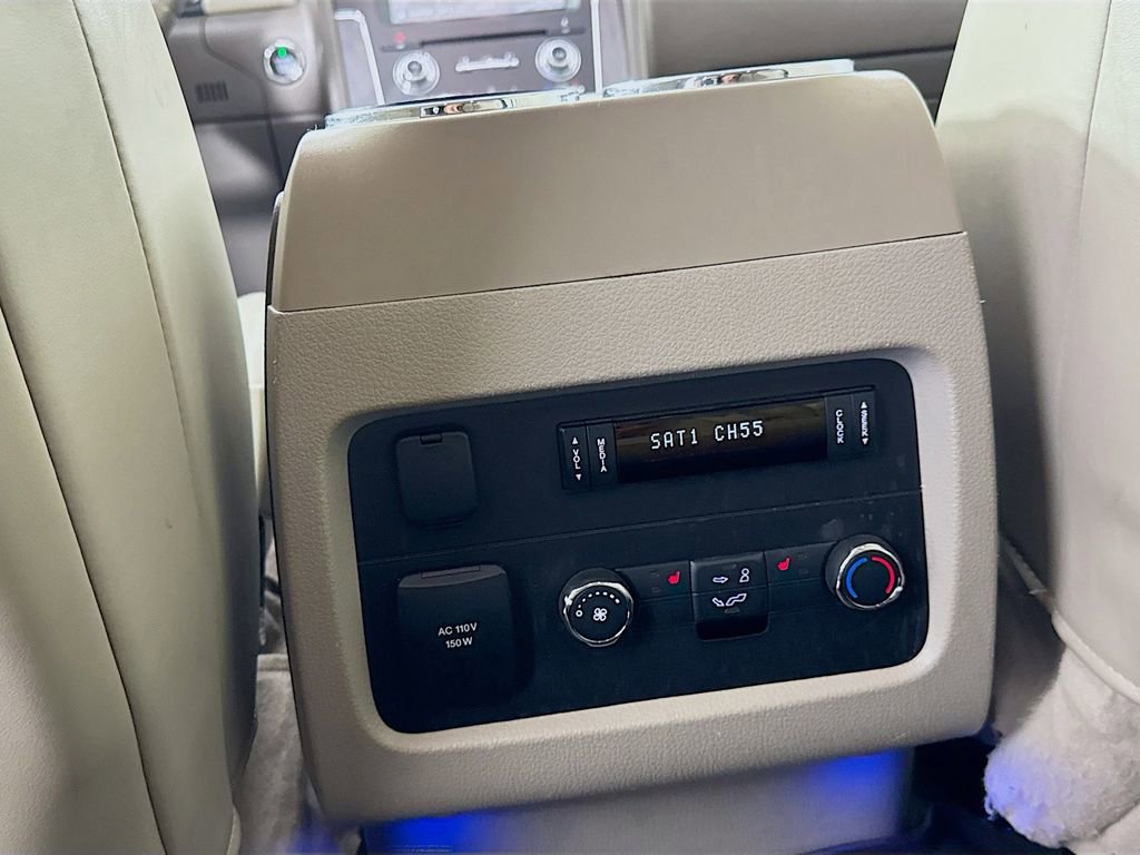 Used 2017 Lincoln Navigator Select RWD image 32