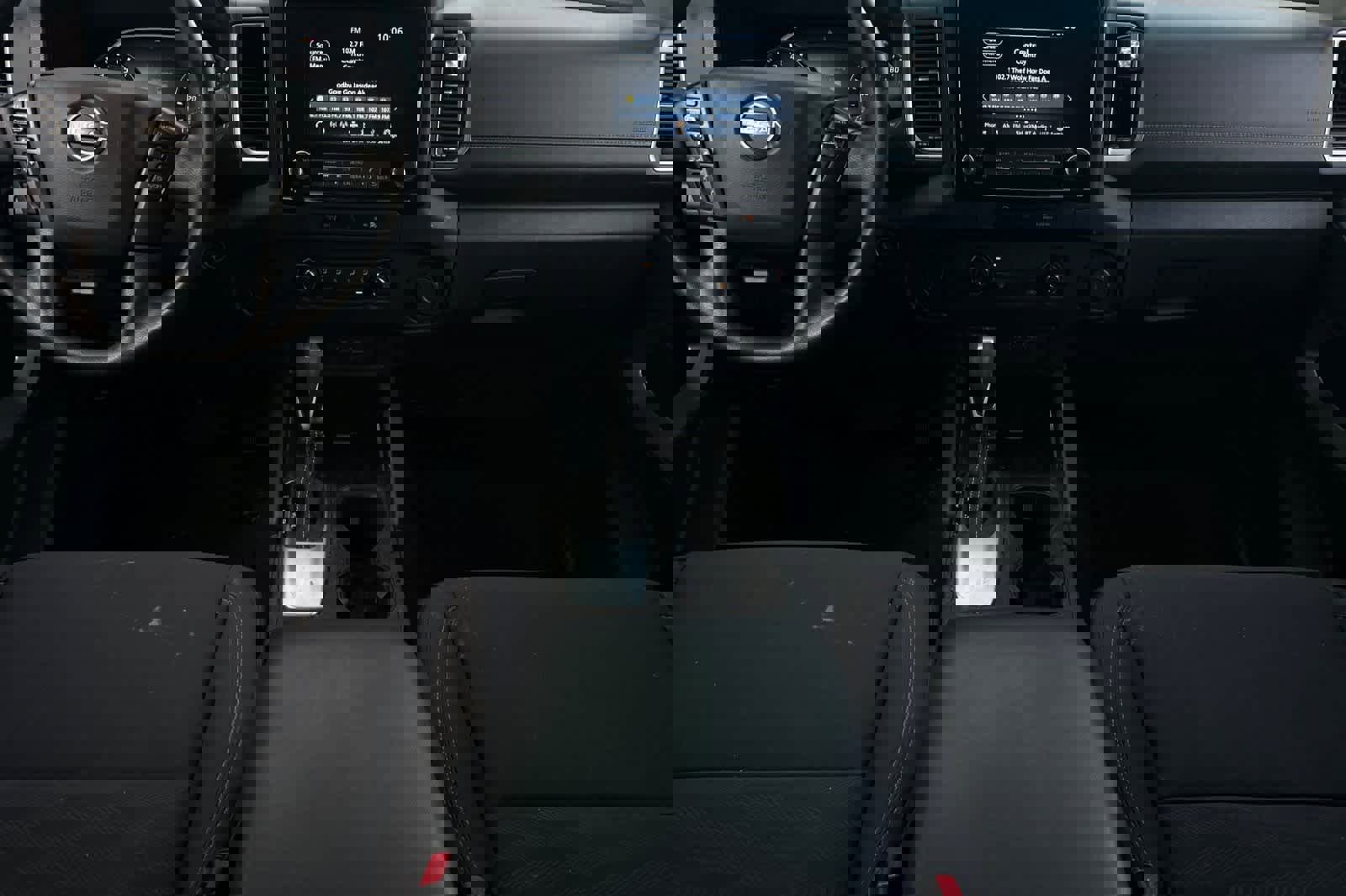 Used 2024 Nissan Frontier SV image 4