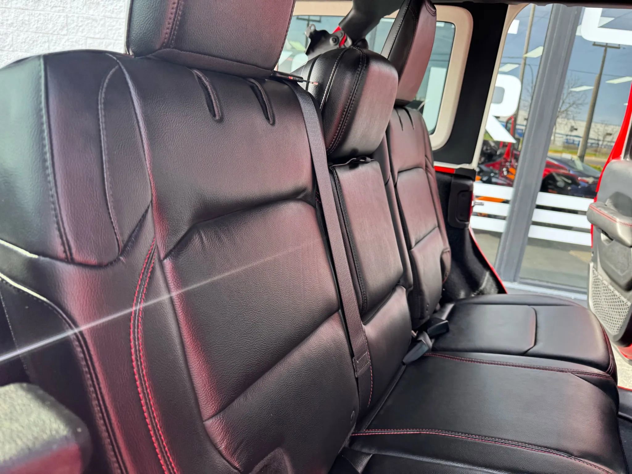 Used 2018 Jeep Wrangler Unlimited Rubicon image 15