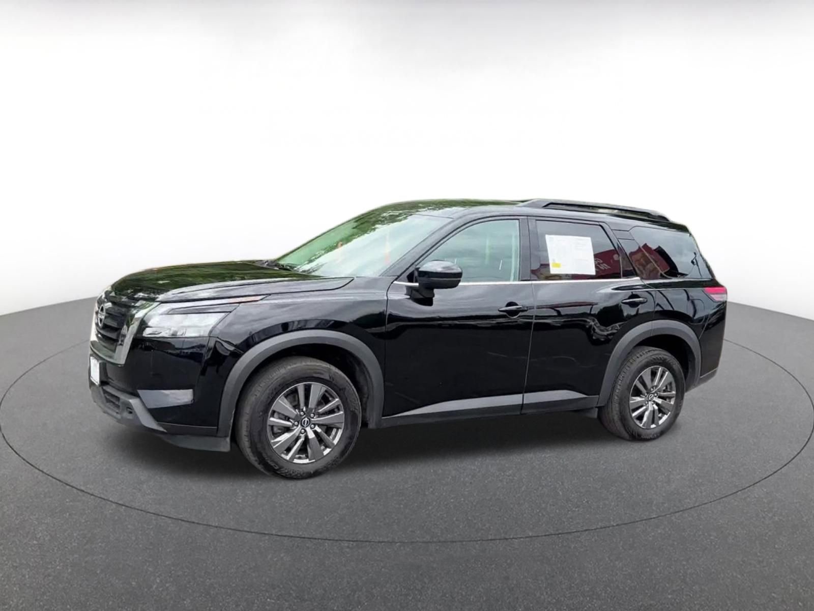 Used 2025 Nissan Pathfinder SV AWD/4WD image 8