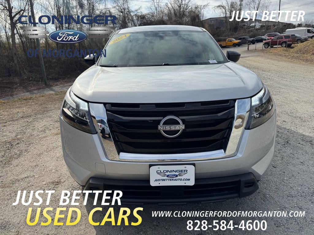 Used 2024 Nissan Pathfinder S image 2