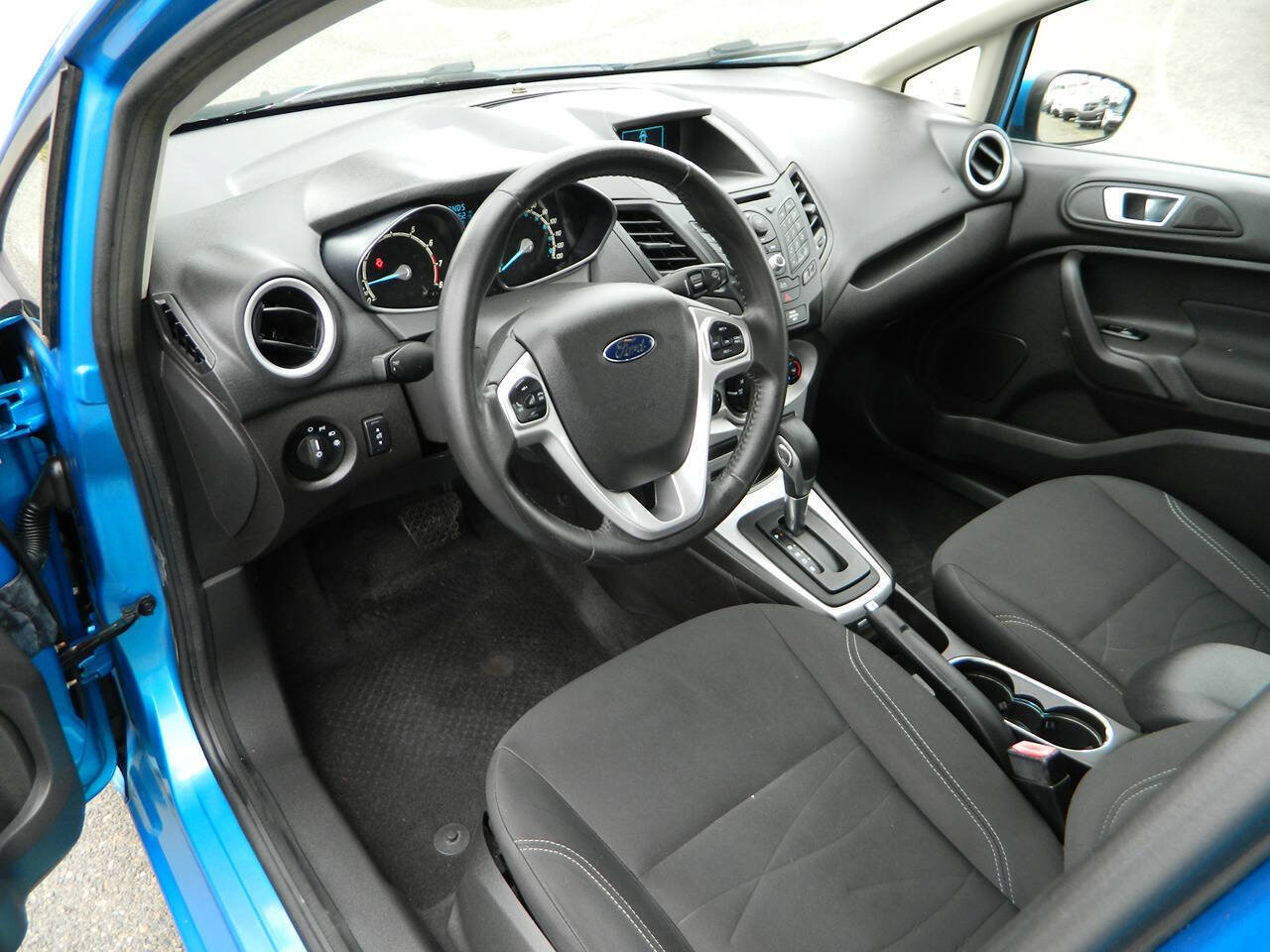Used 2014 Ford Fiesta SE FWD image 11