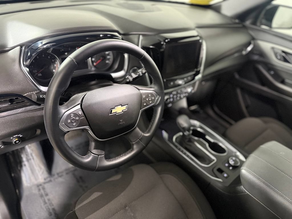 Used 2023 Chevrolet Traverse LT w/ LPO, Cargo Package AWD/4WD image 17