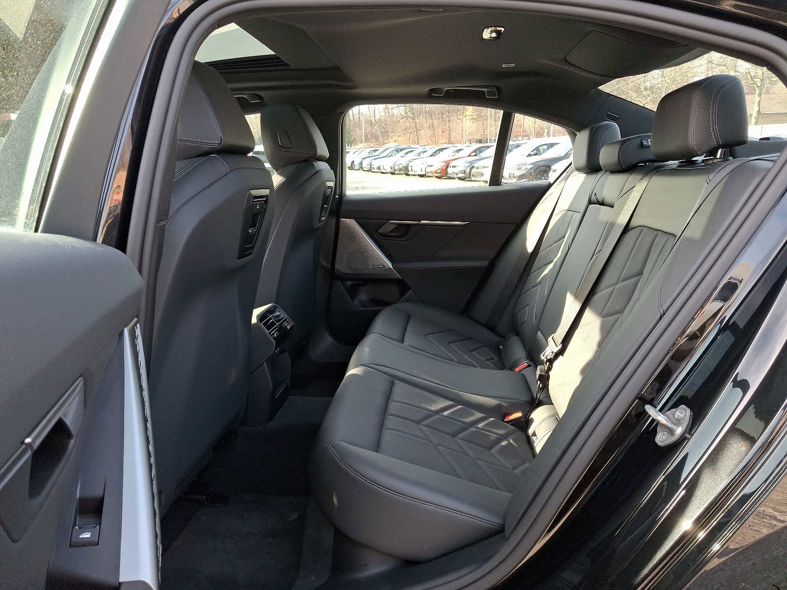 Used 2024 BMW i5 eDrive40i w/ Premium Package image 11