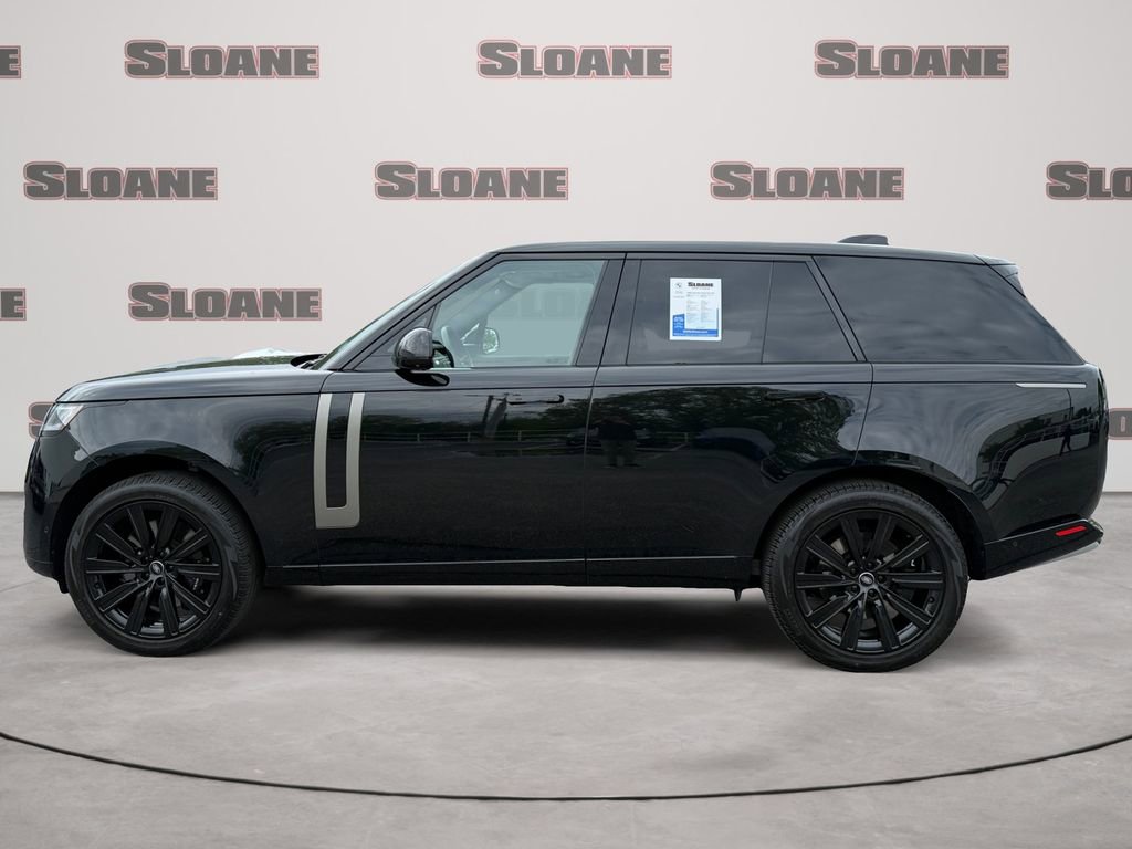 Used 2025 Land Rover Range Rover SE AWD/4WD image 2