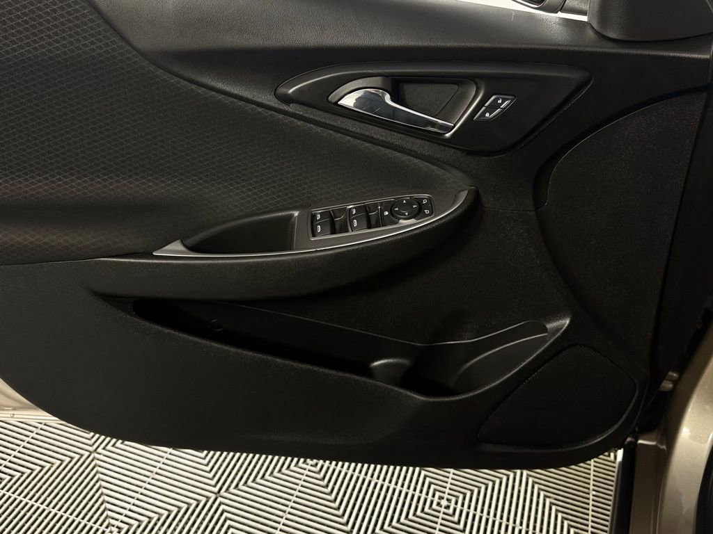 Used 2024 Chevrolet Malibu LT image 23