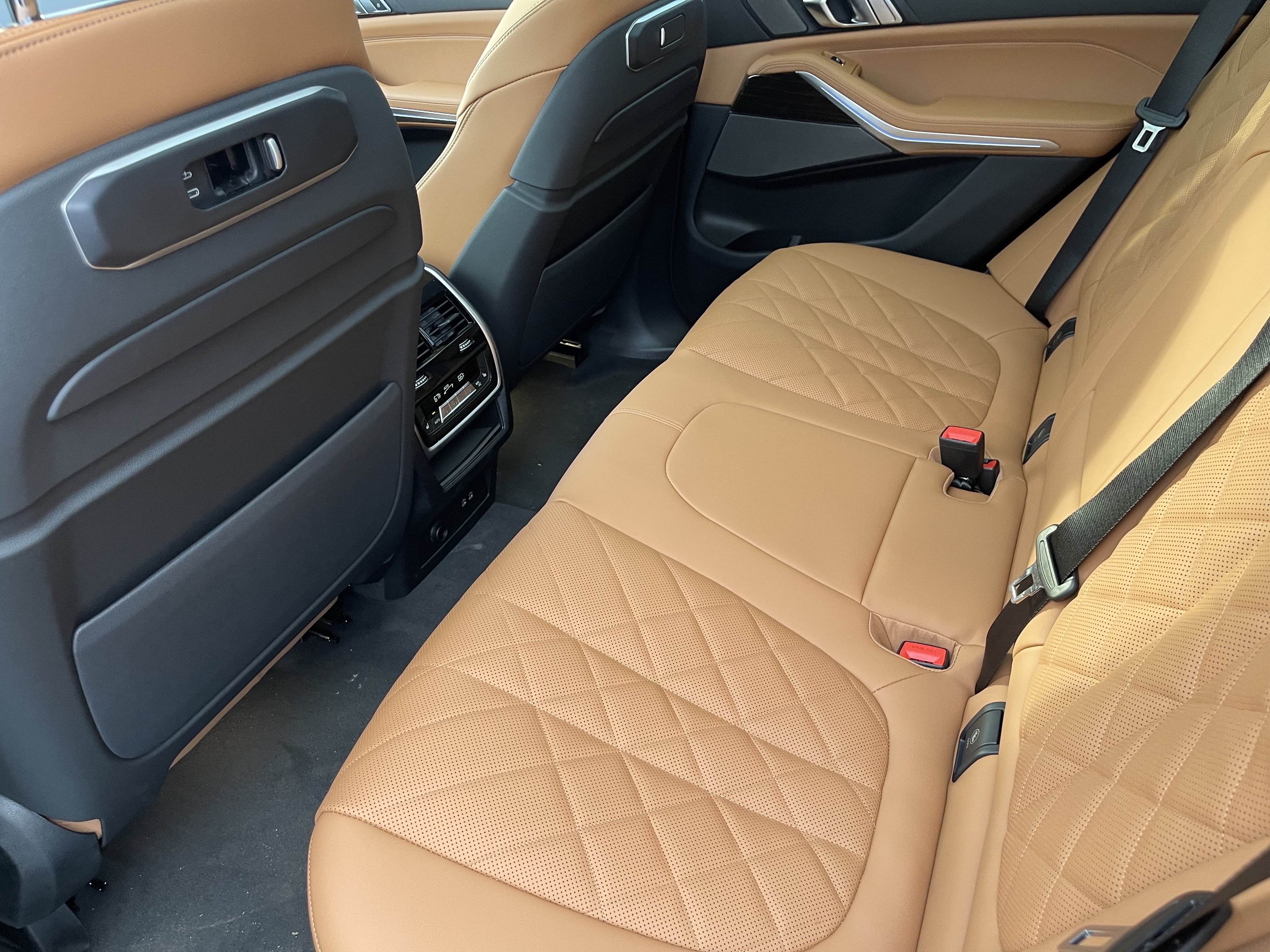 New 2026 BMW X5 xDrive50e w/ Executive Package AWD/4WD image 14
