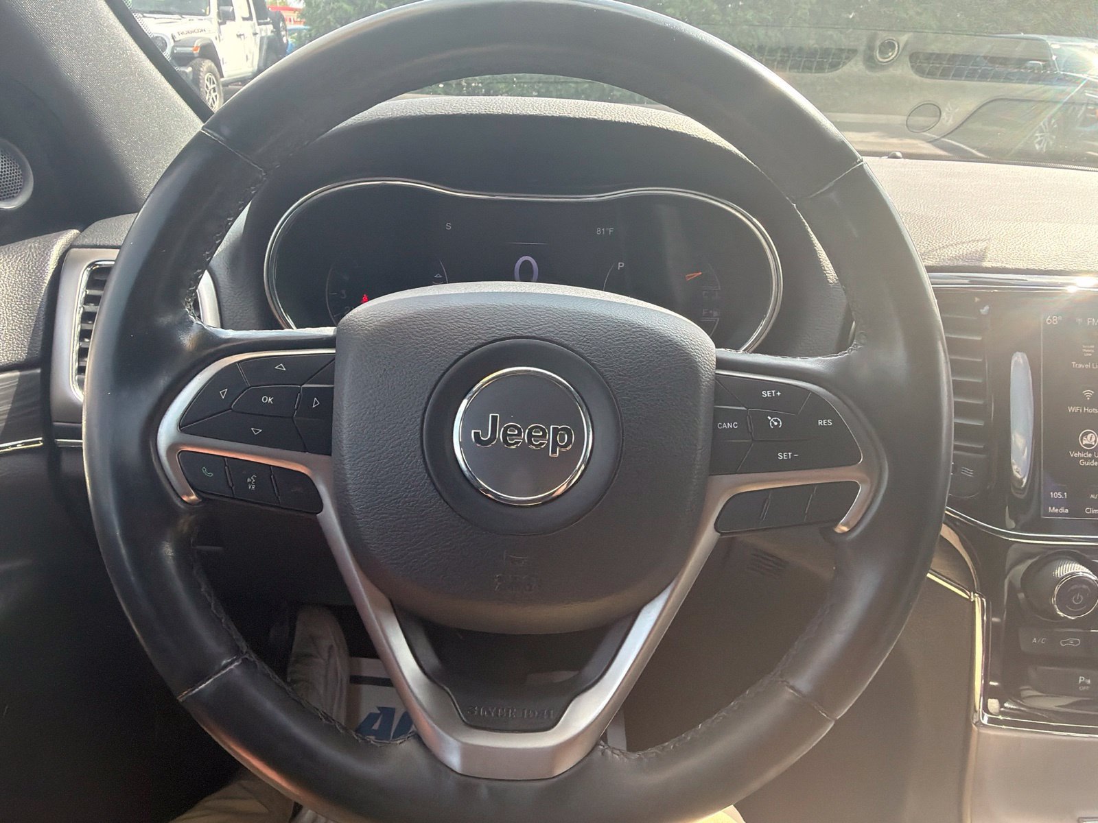 Used 2019 Jeep Grand Cherokee Limited AWD/4WD image 13