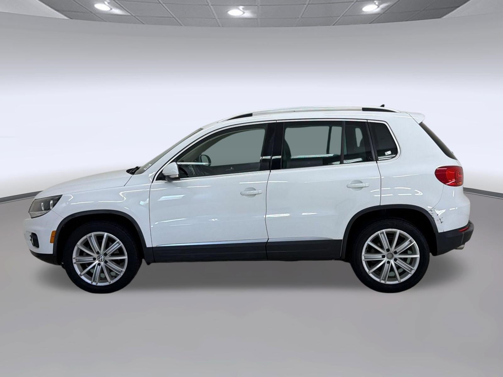 Used 2015 Volkswagen Tiguan SEL FWD image 2