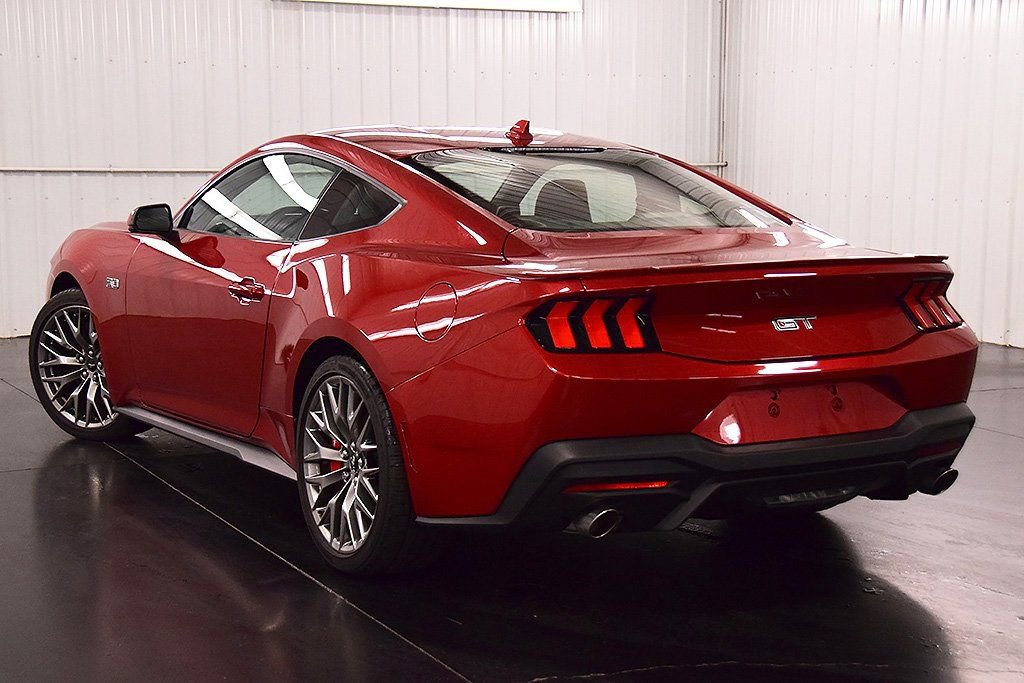 Used 2024 Ford Mustang GT Premium image 5
