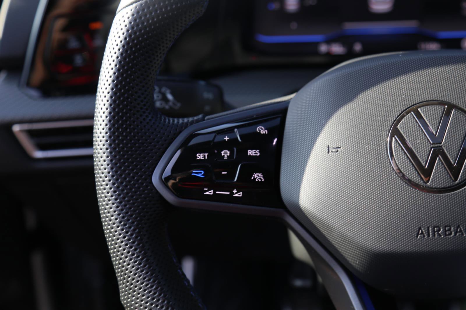 Used 2024 Volkswagen Golf R image 10