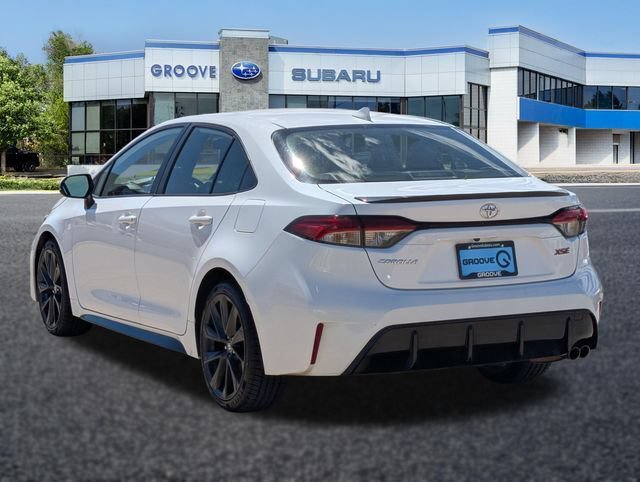 Used 2024 Toyota Corolla XSE FWD image 3