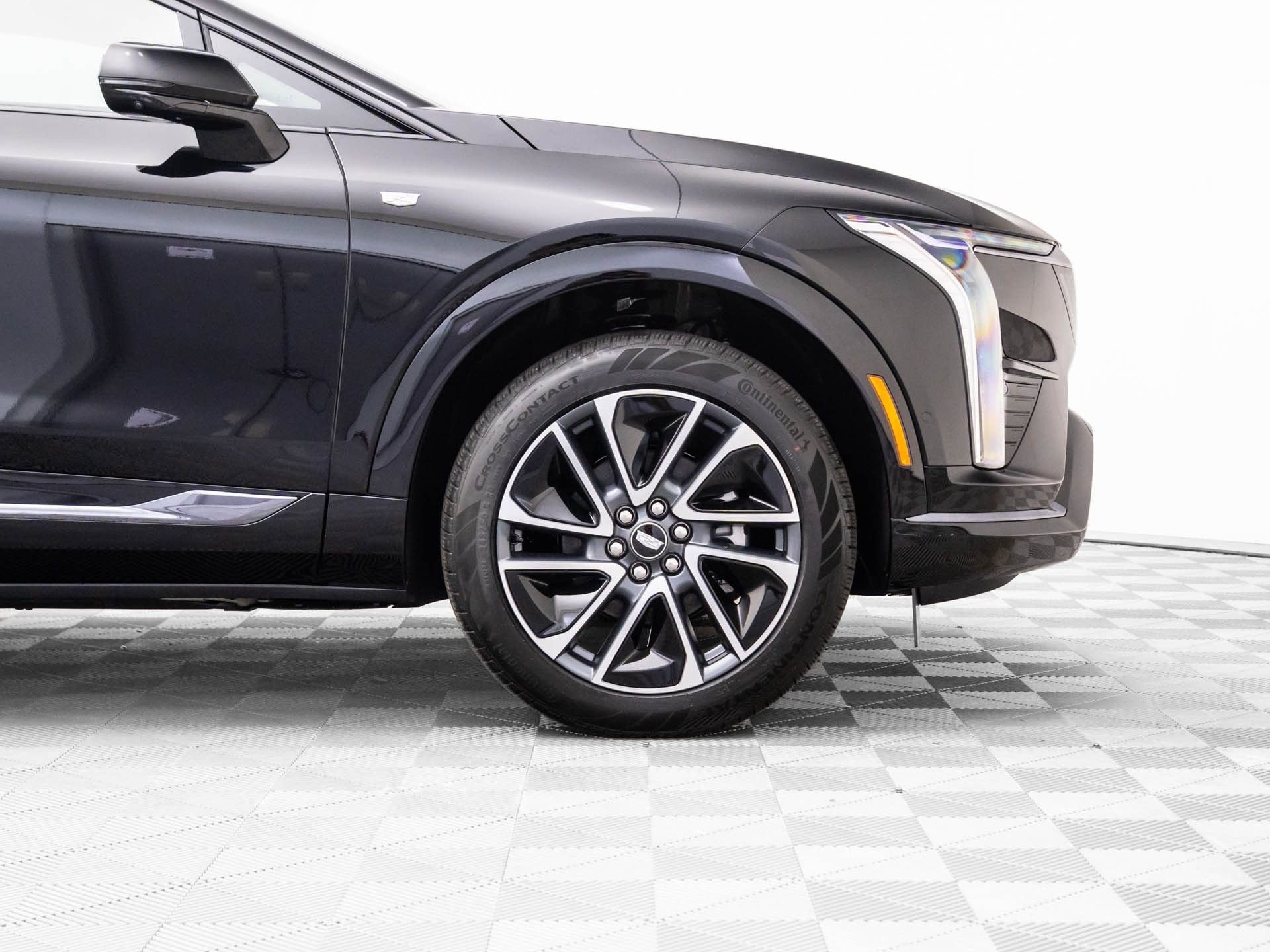 New 2026 Cadillac Optiq Sport 1 image 36