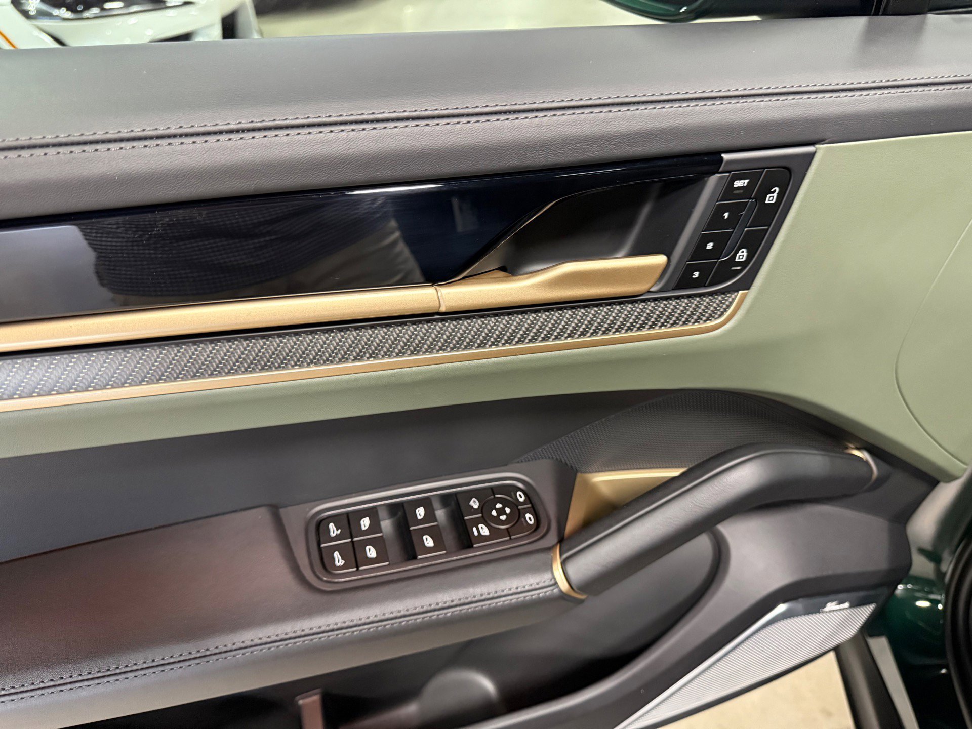 Used 2024 Porsche Cayenne S image 20
