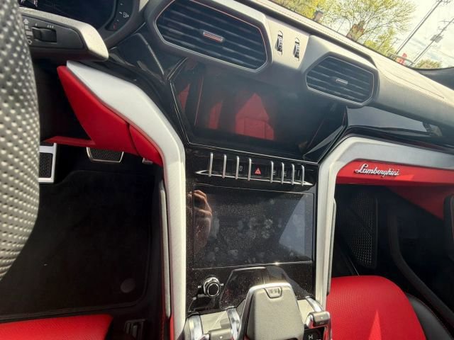 Used 2021 Lamborghini Urus AWD/4WD image 19
