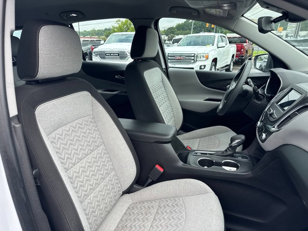 Used 2022 Chevrolet Equinox LS AWD/4WD image 16