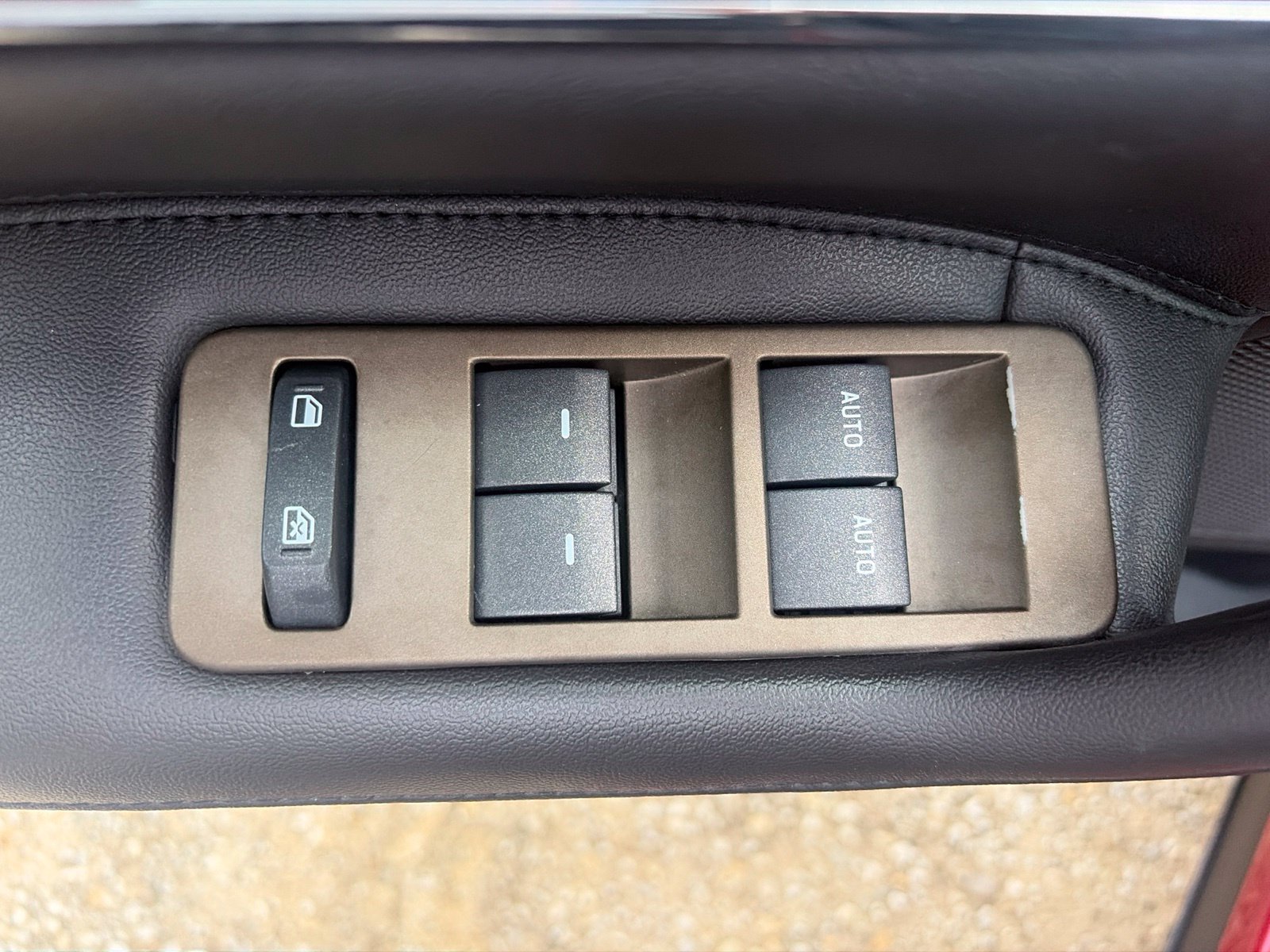 Used 2013 Lincoln MKX FWD image 16