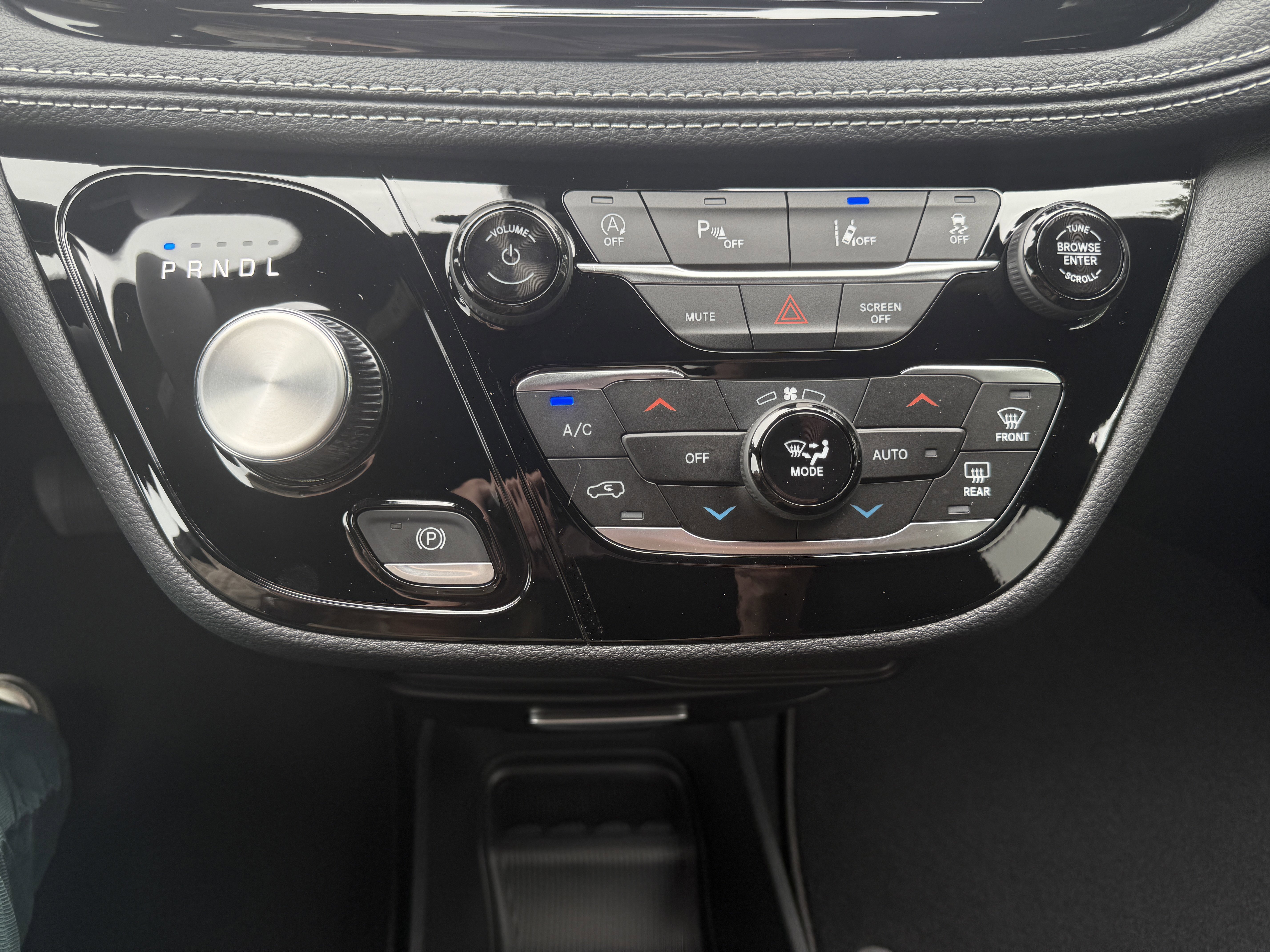 New 2026 Chrysler Pacifica Select image 13