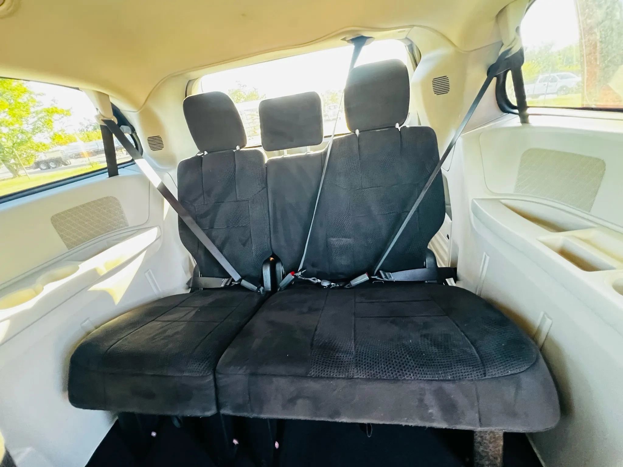 Used 2014 Dodge Grand Caravan SXT image 10