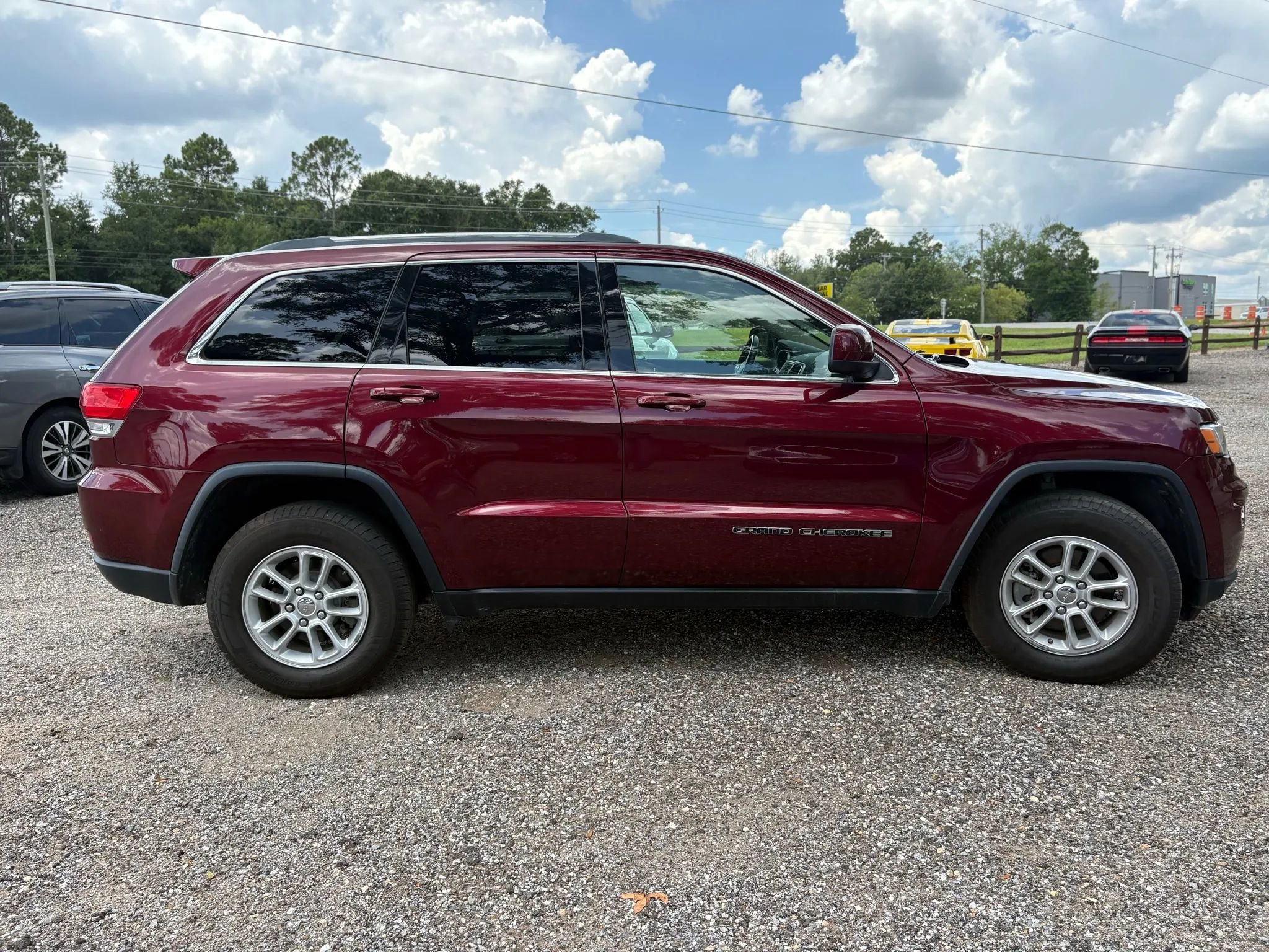 Used 2018 Jeep Grand Cherokee Laredo RWD image 4