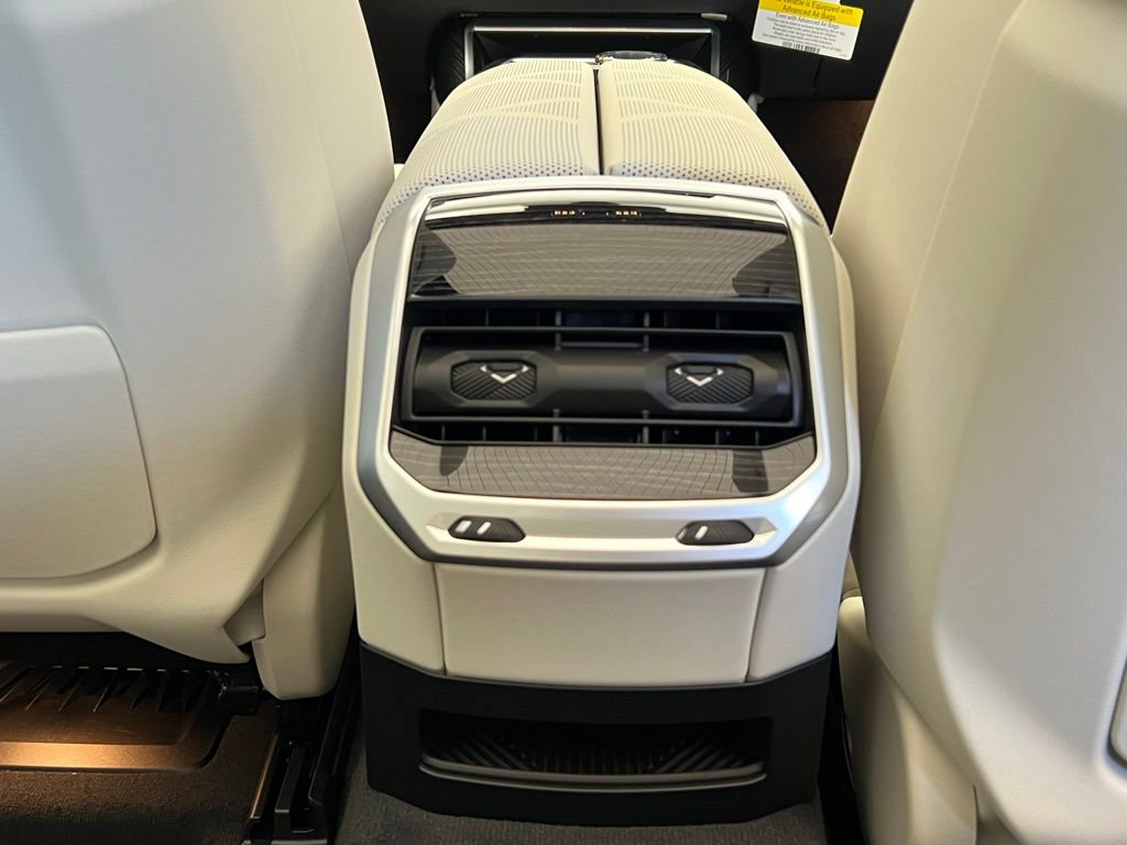 New 2026 BMW 740i w/ Executive Package image 9