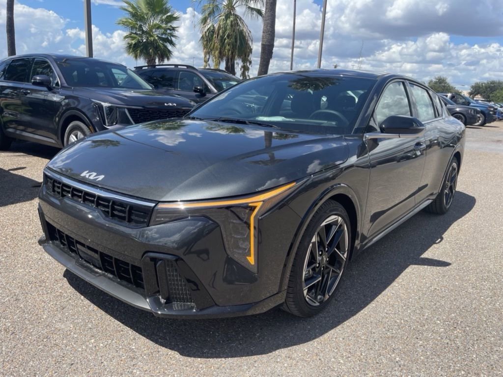 New 2025 Kia K4 GT-Line Turbo w/ GT-Line Premium Package FWD image 3