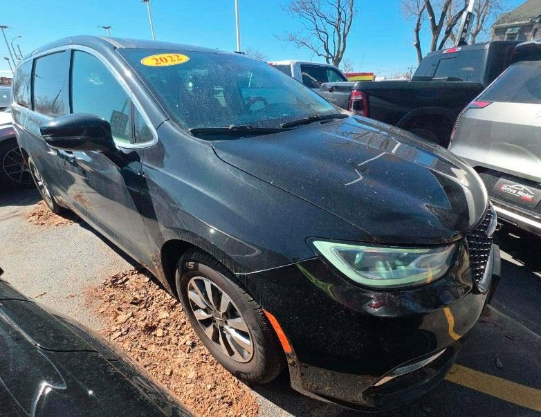 Used 2022 Chrysler Pacifica Touring-L FWD image 4