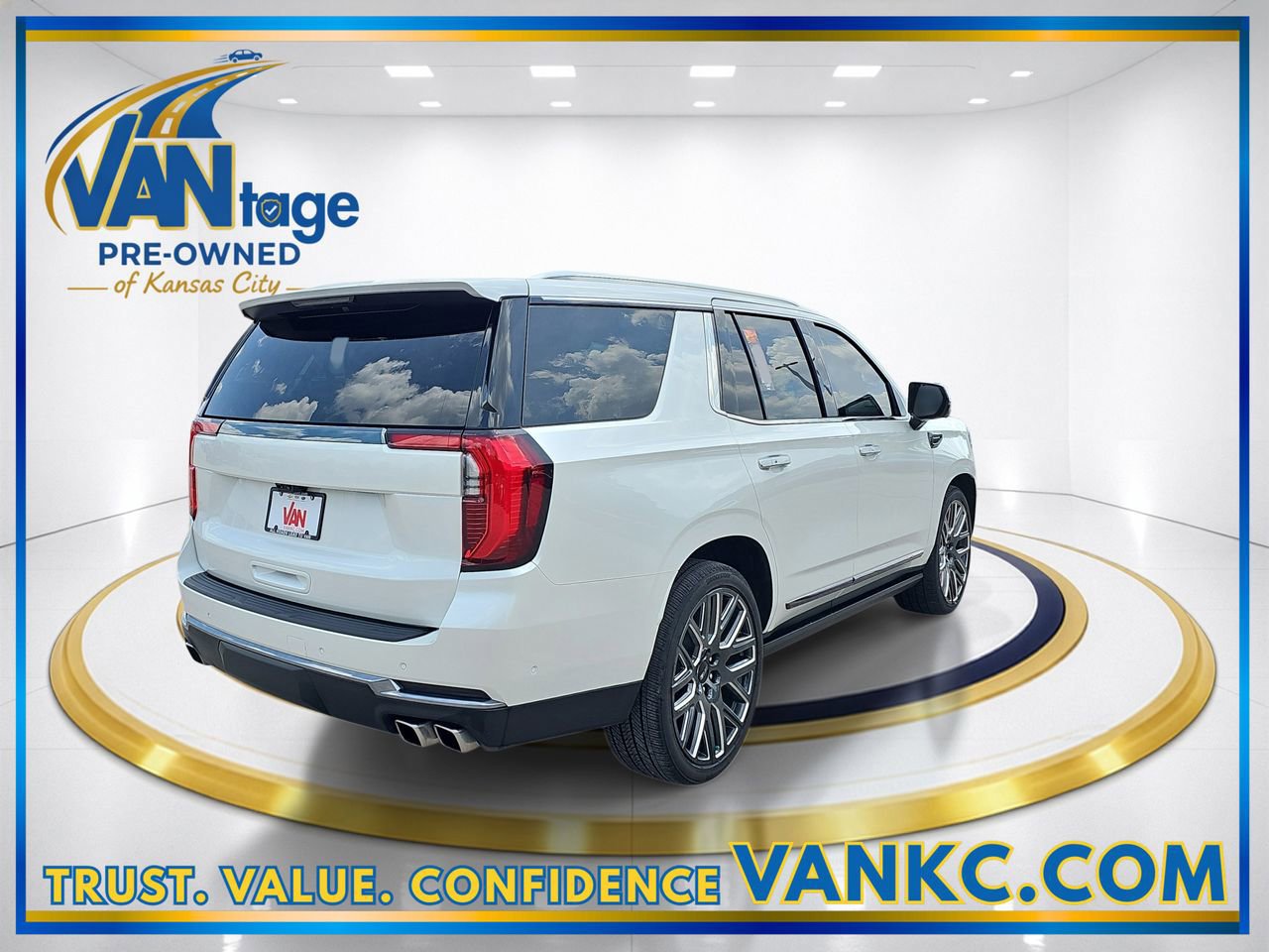 Used 2025 GMC Yukon Denali Ultimate AWD/4WD image 6