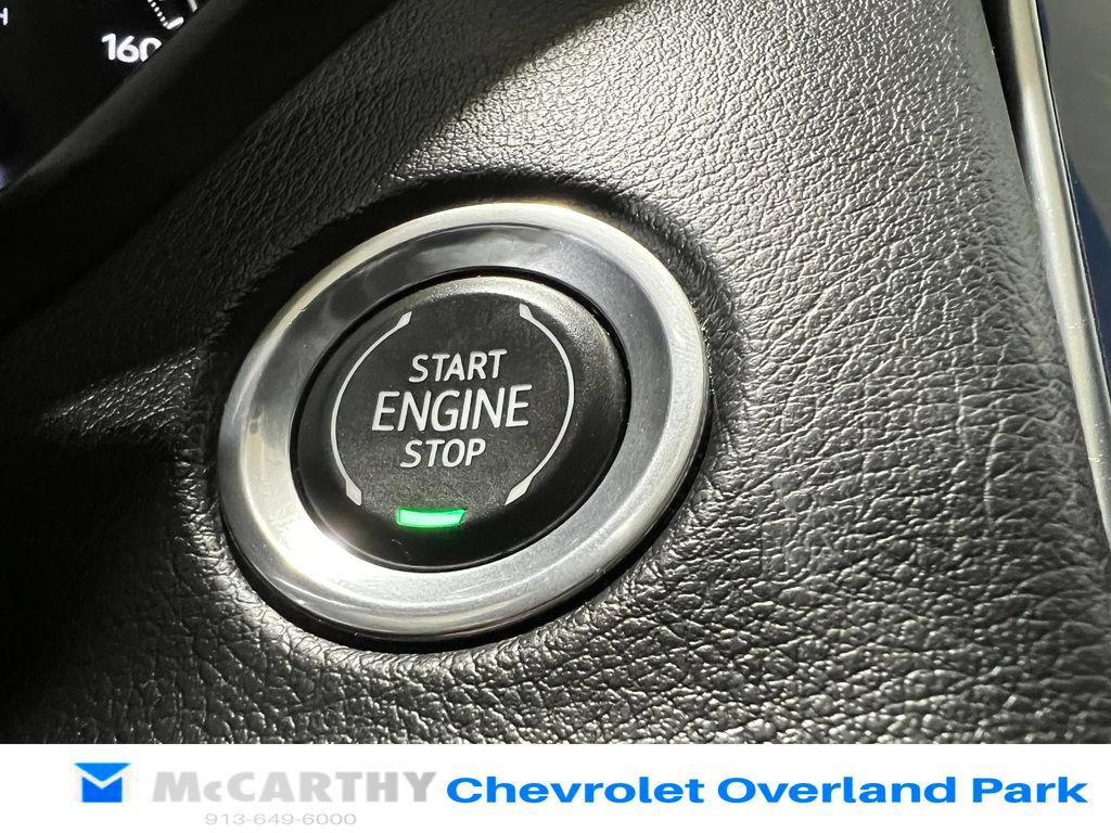 Used 2022 Cadillac XT4 Luxury w/ Cold Weather Package AWD/4WD image 17