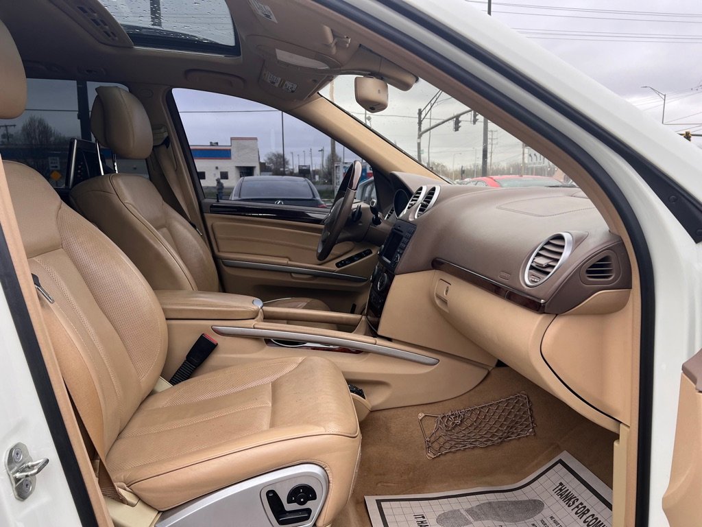 Used 2012 Mercedes-Benz GL 550 4MATIC image 9