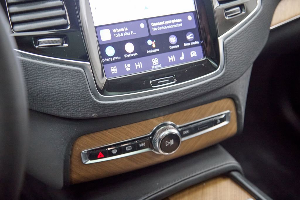 Certified 2023 Volvo XC90 B6 Plus w/ Protection Package Premier image 16