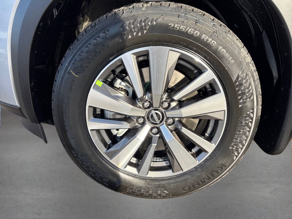 New 2025 Nissan Pathfinder SL image 12