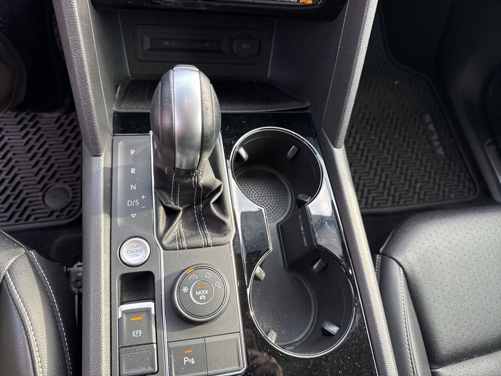 Used 2023 Volkswagen Atlas SEL R-Line image 18