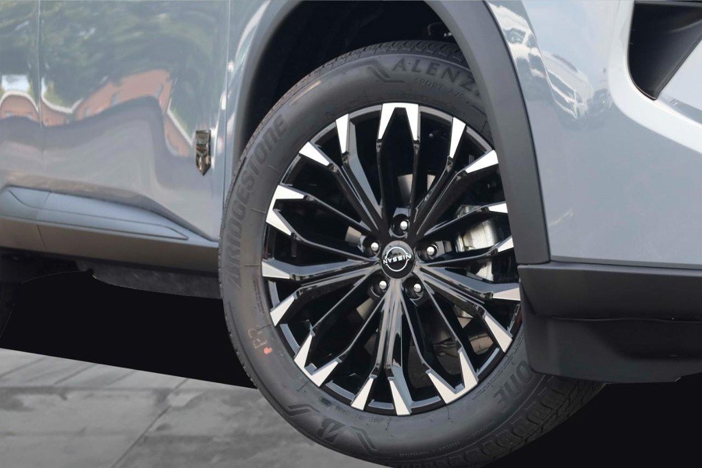New 2026 Nissan Rogue Dark Armor AWD/4WD image 3