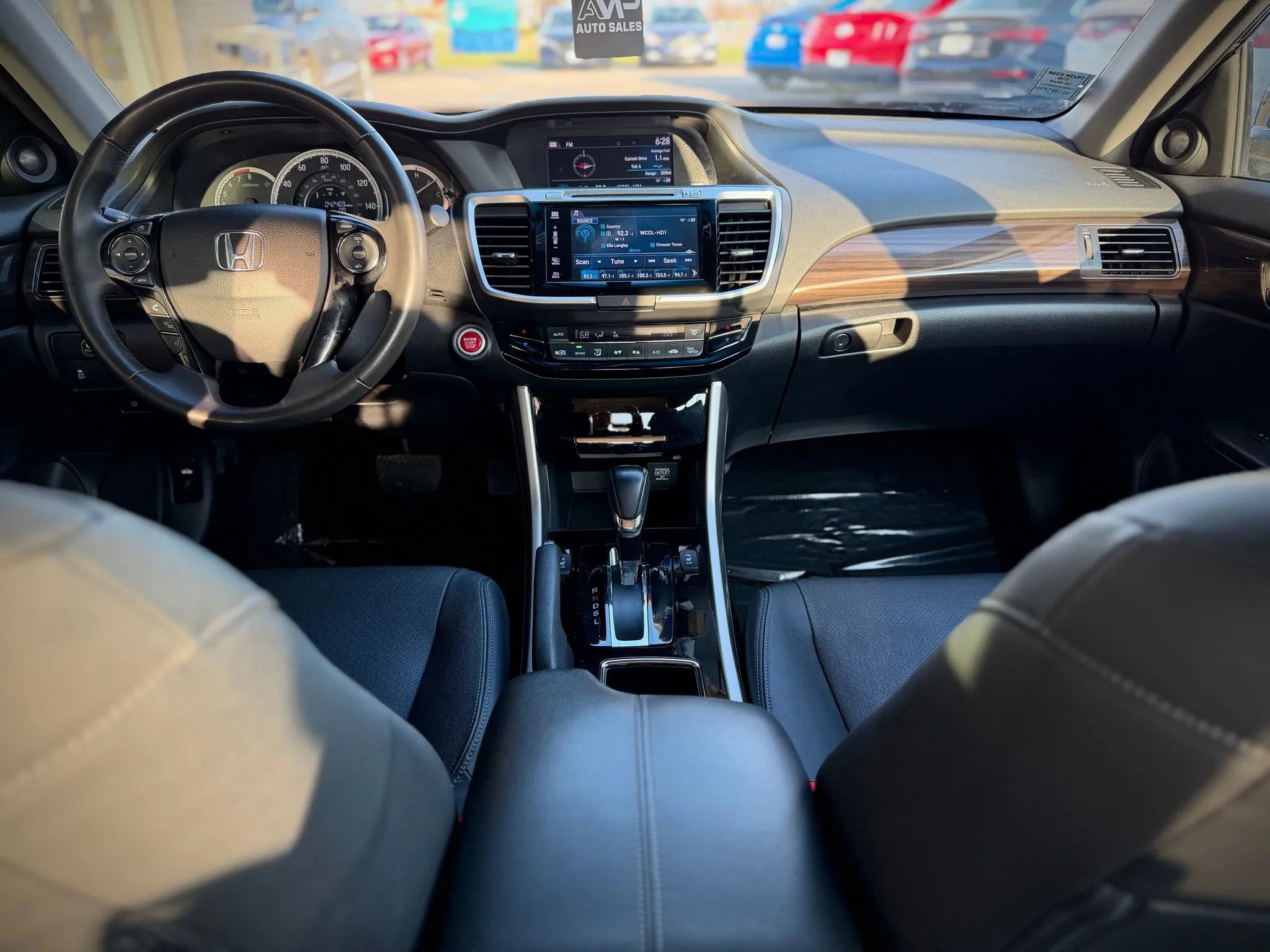 Used 2017 Honda Accord EX-L image 9